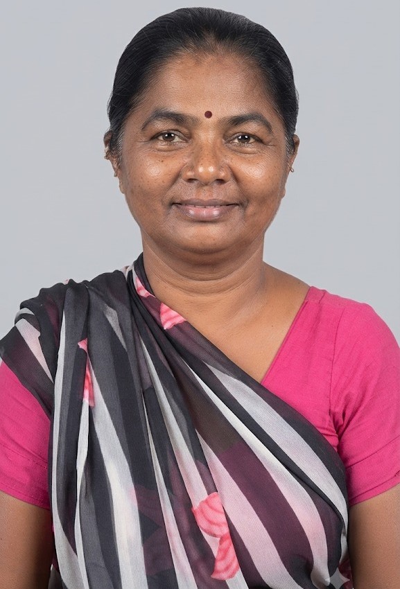 poonam - Part time Baby Sitter in Santacruz (West) in Mumbai